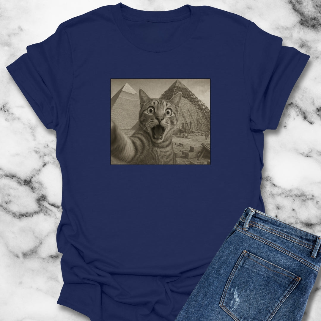 Cat Selfie Egyptian Pyramids Unisex Lightweight T-Shirt