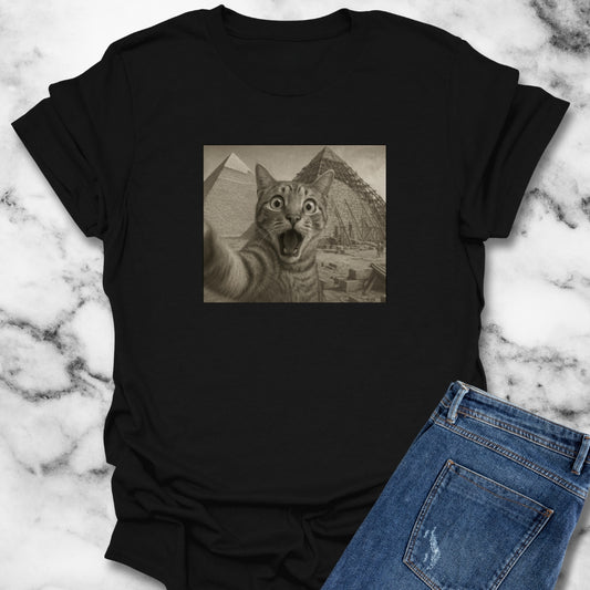 Cat Selfie Egyptian Pyramids Unisex Lightweight T-Shirt