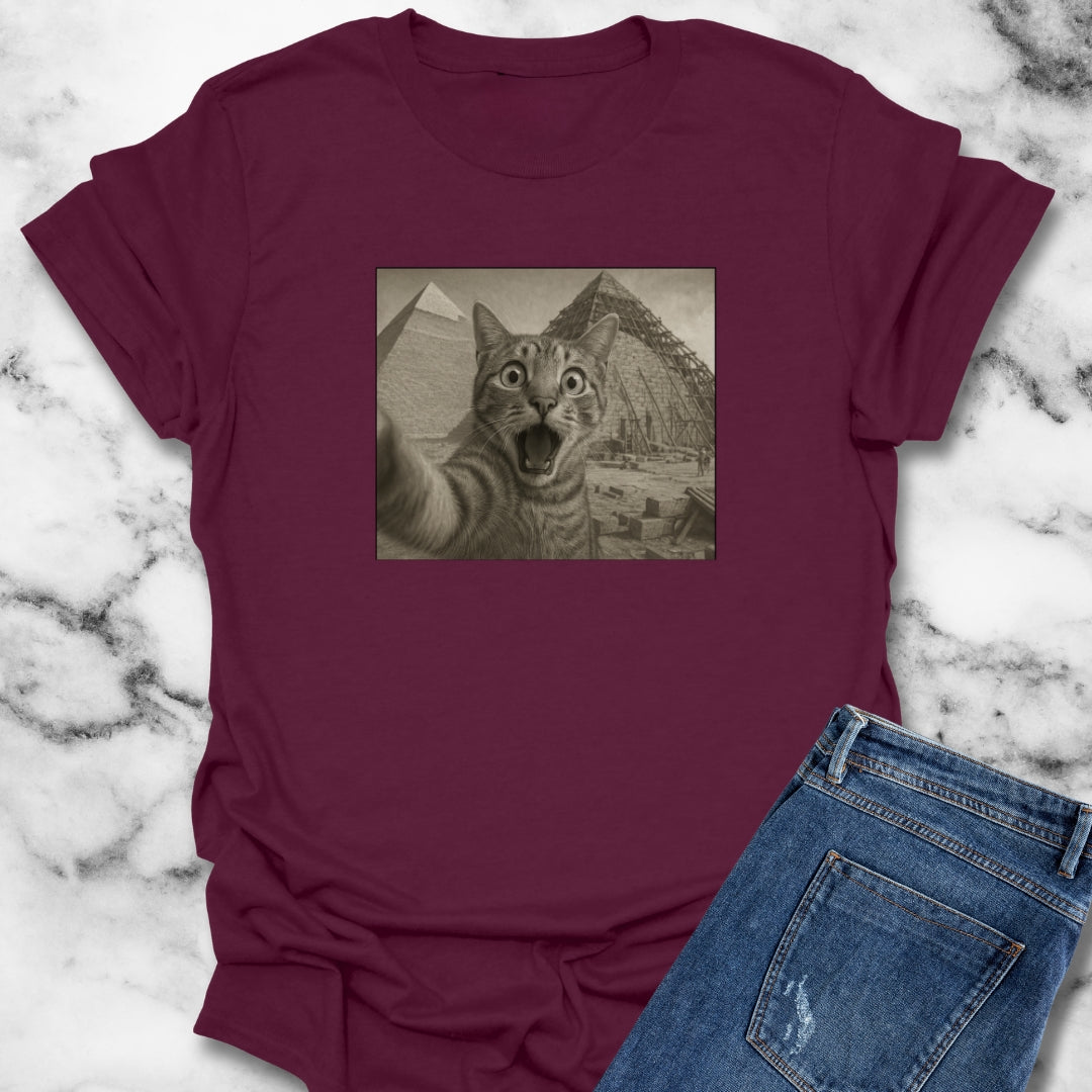 Cat Selfie Egyptian Pyramids Unisex Lightweight T-Shirt