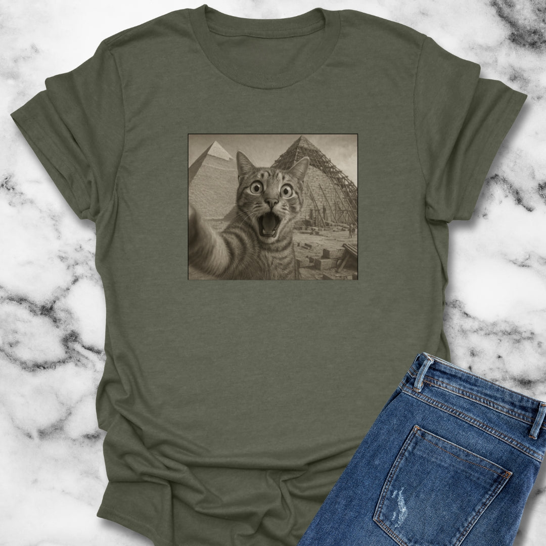 Cat Selfie Egyptian Pyramids Unisex Lightweight T-Shirt