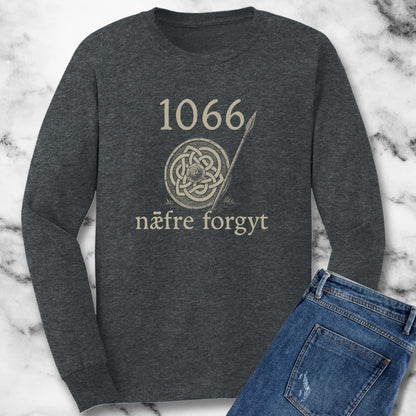 Hastings 1066 Never Forget Old English Unisex Long Sleeve Tee